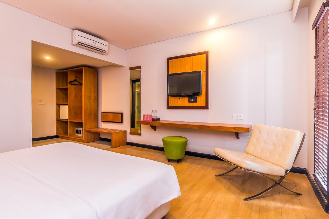 Zen Rooms Kuta Beach Poppies Lane Екстер'єр фото