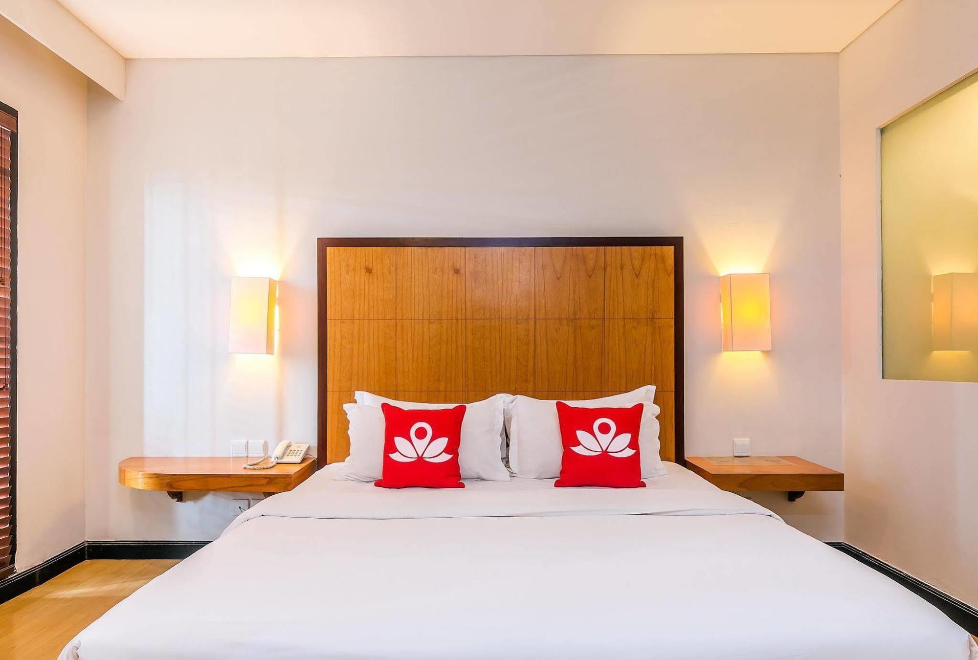 Zen Rooms Kuta Beach Poppies Lane Екстер'єр фото